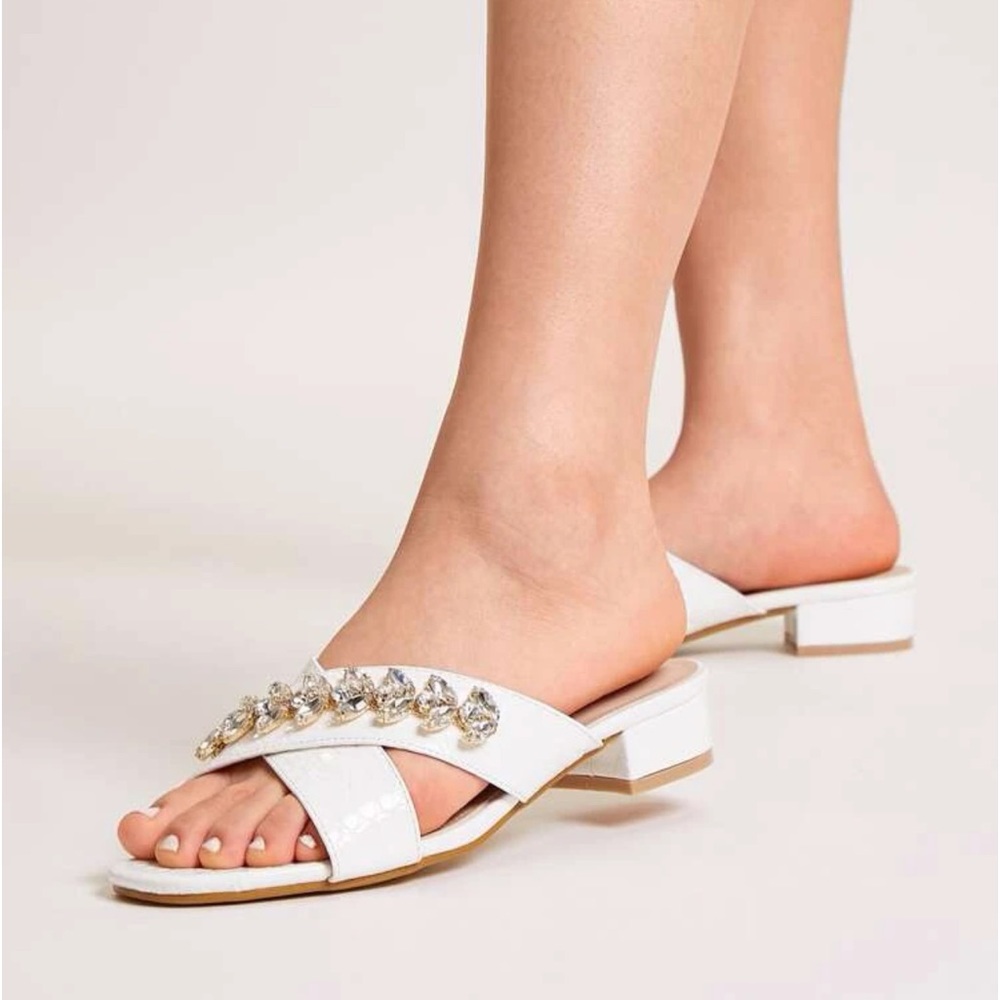NWT Rhinestone Decor White Mules size 41/9.5